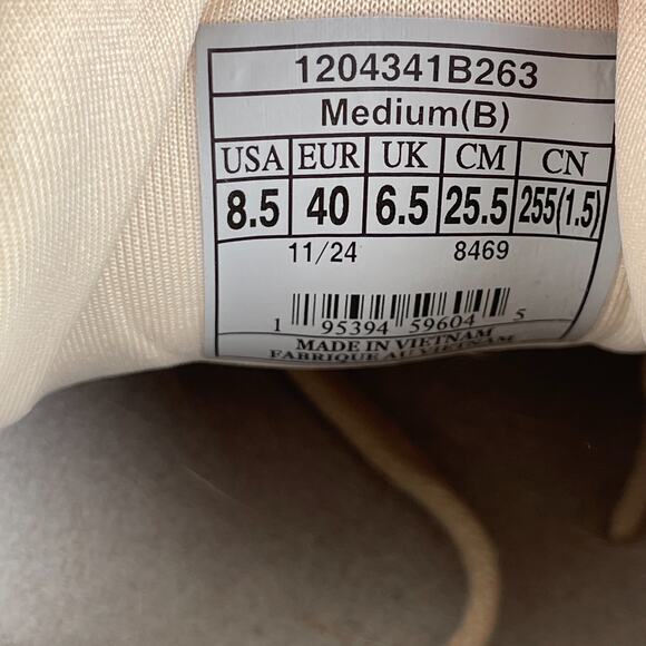 Women Brooks Glycerin 22 Women\'s 8.5 D Peach Beige Running Shoes Athletic Sneakers EUC